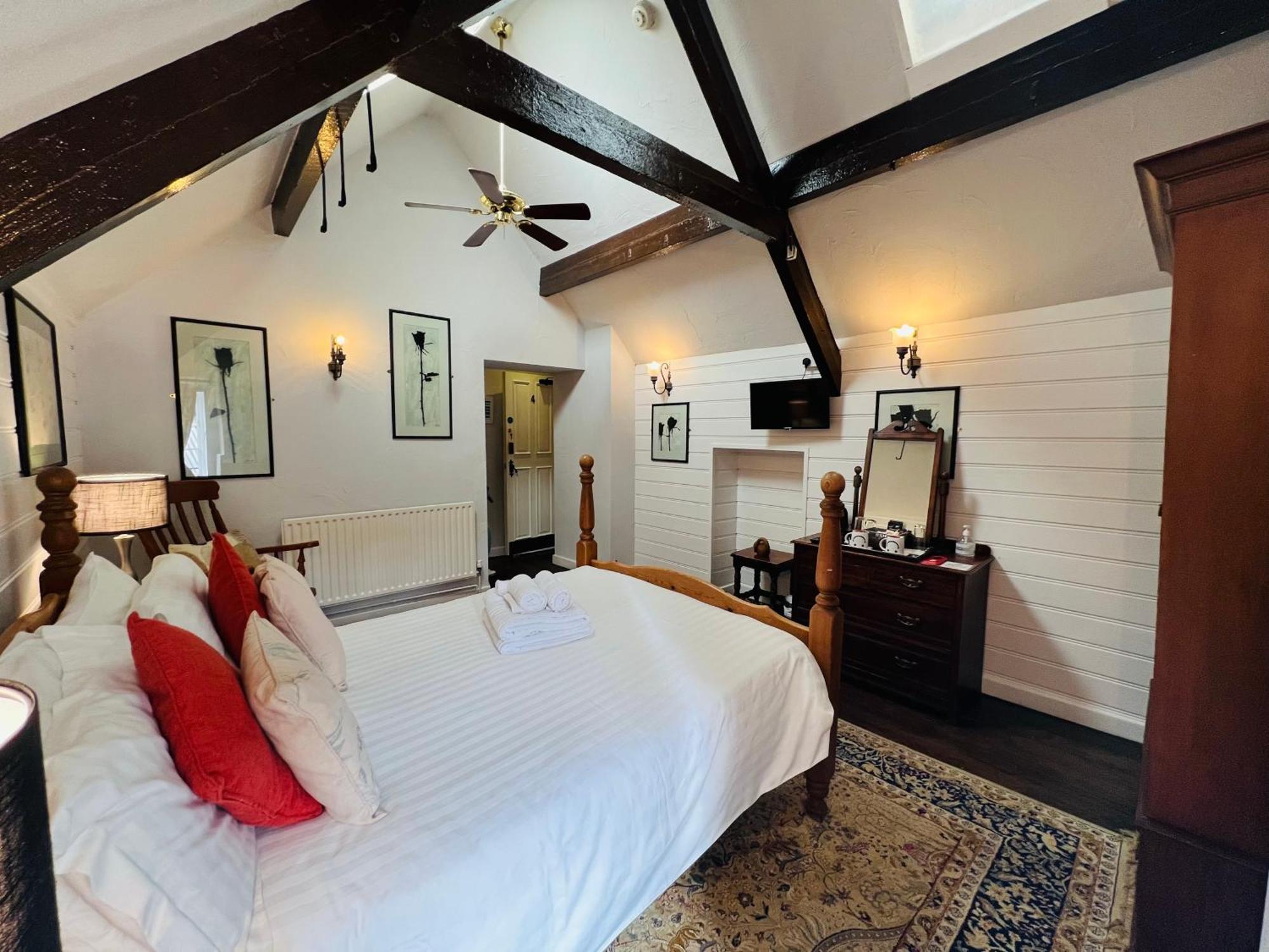 Peak Hotel Castleton Каслтон Экстерьер фото